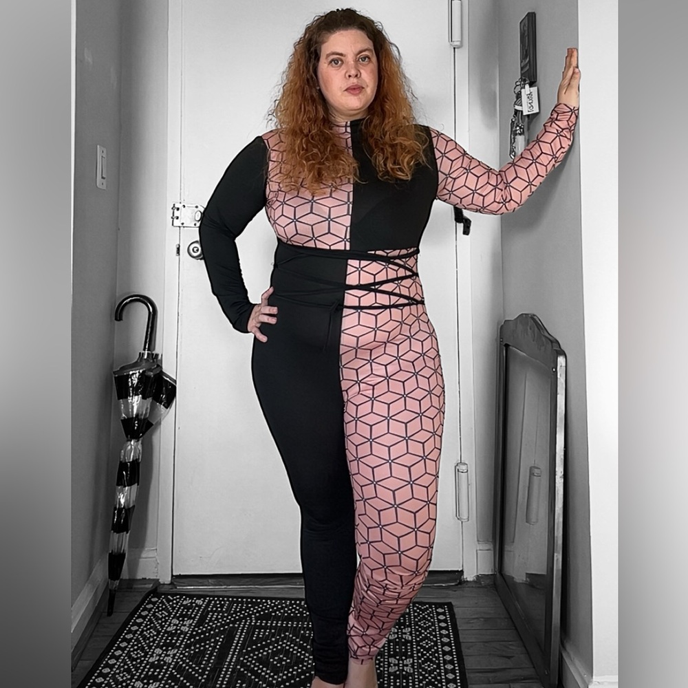 Geometric Pink and Black Jumpsuit 🌹 - Picture 2 of 11